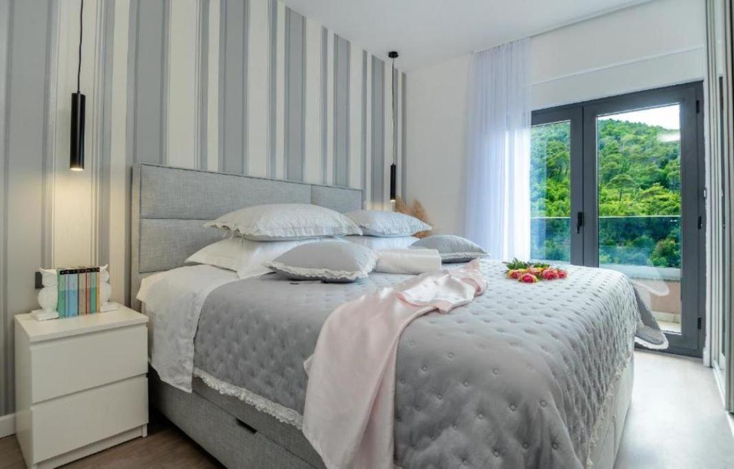 Luxury Oriolus, Heated Pool, Sauna, Split Srinjine