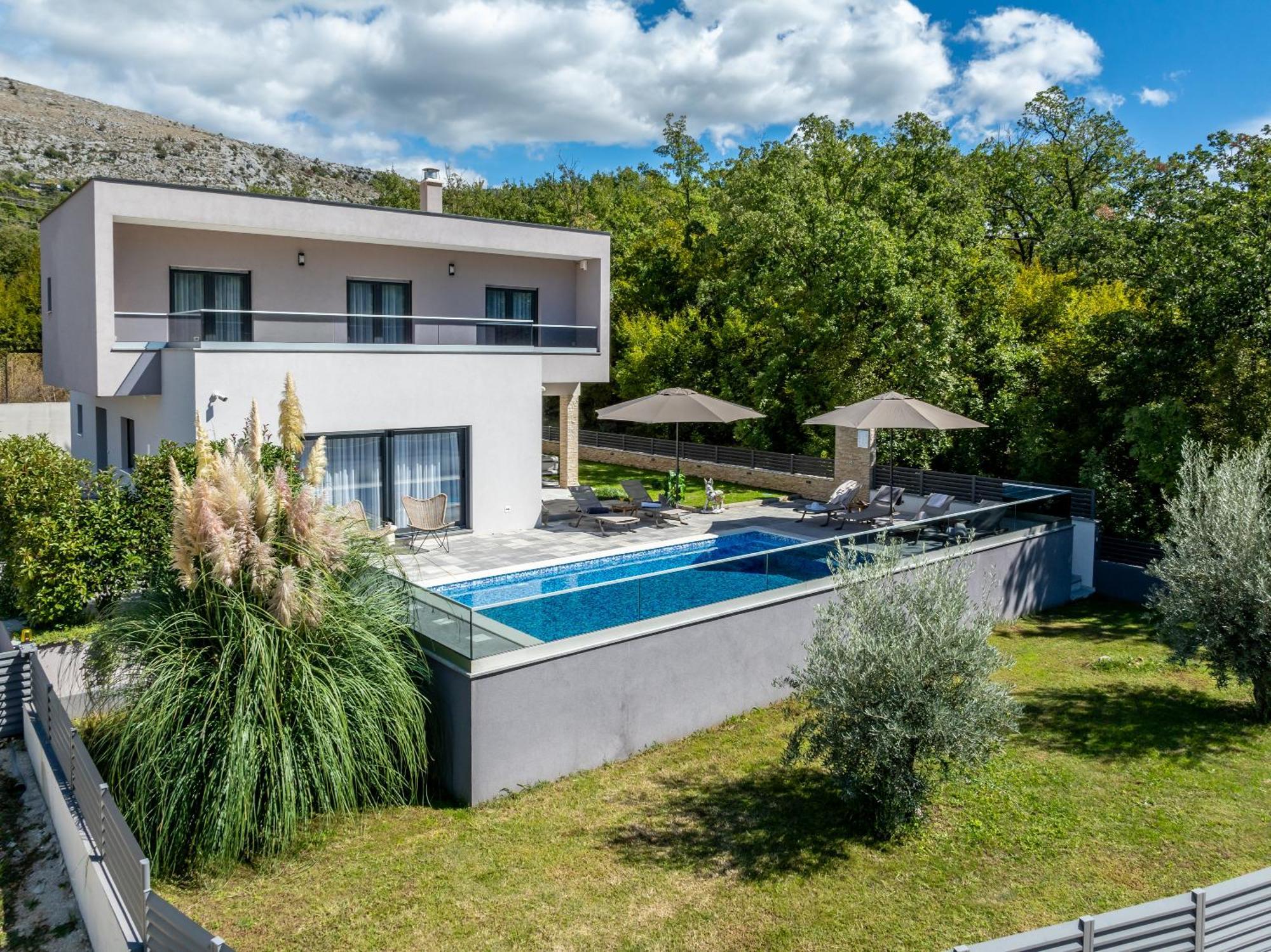 Luxury Oriolus, Heated Pool, Sauna, Split Srinjine