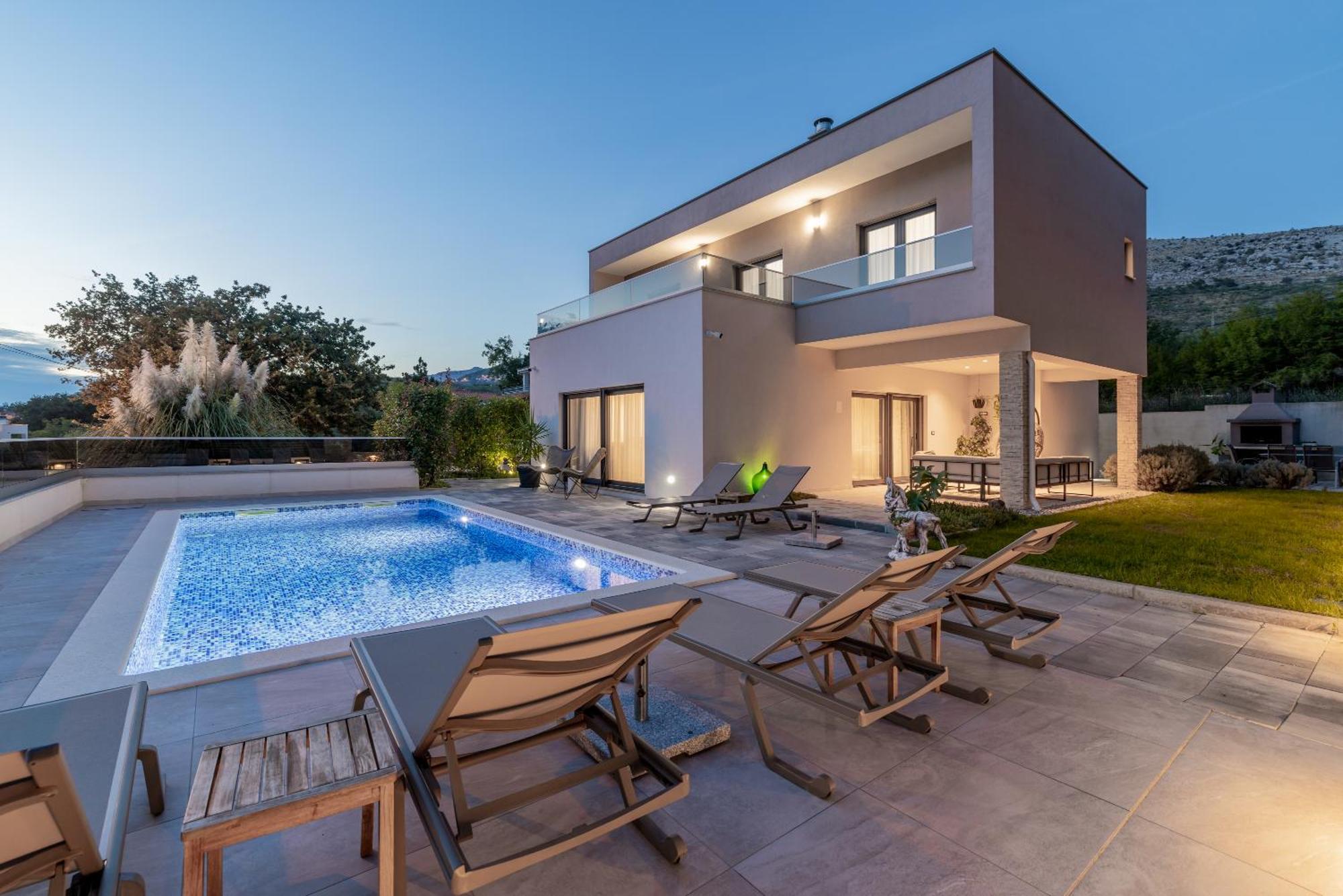 Luxury Oriolus, Heated Pool, Sauna, Split Srinjine